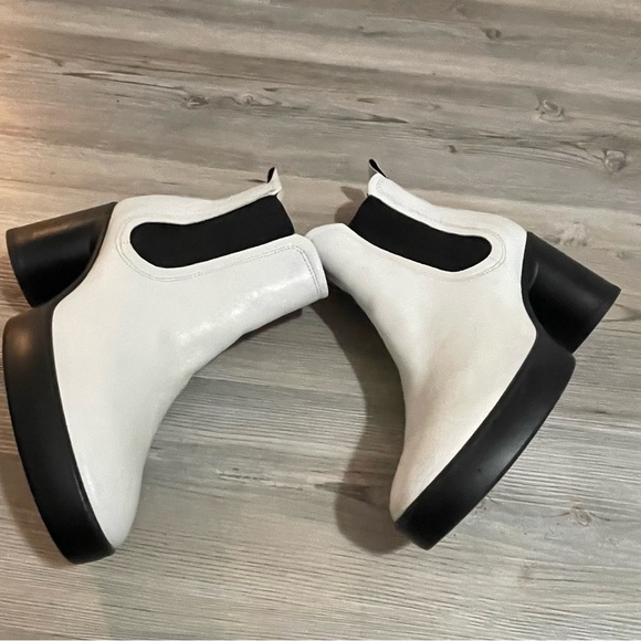Ecco White and Black Ankle Boots - Picture 5 of 15